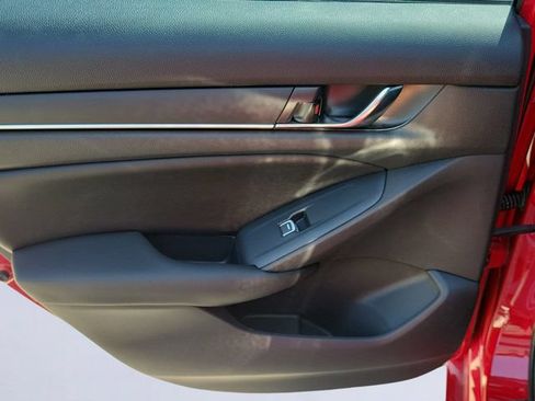 Used 2020 Honda Accord Sport image 9