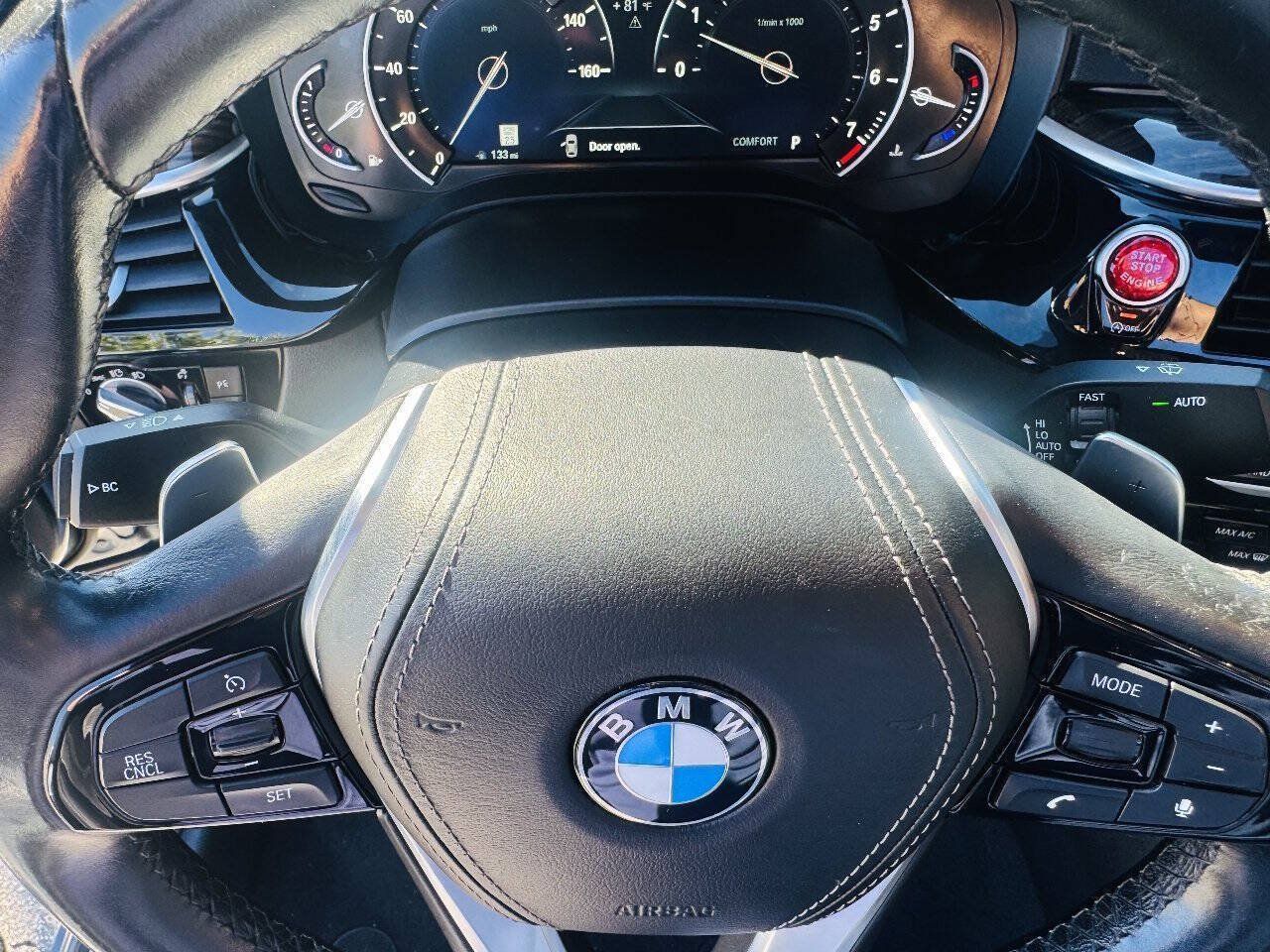 Used 2019 BMW 530i w/ Convenience Package RWD image 17