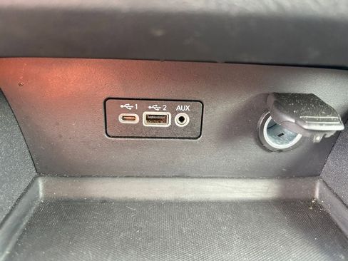 Used 2025 Nissan Altima 2.5 SV FWD image 19