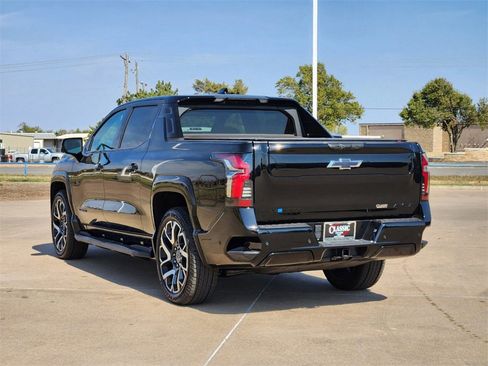 New 2024 Chevrolet Silverado EV RST image 3