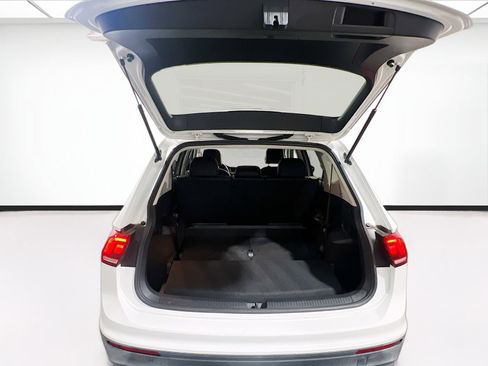 Used 2019 Volkswagen Tiguan SE FWD image 17