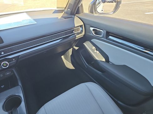 Certified 2025 Honda Civic Sport Touring image 12