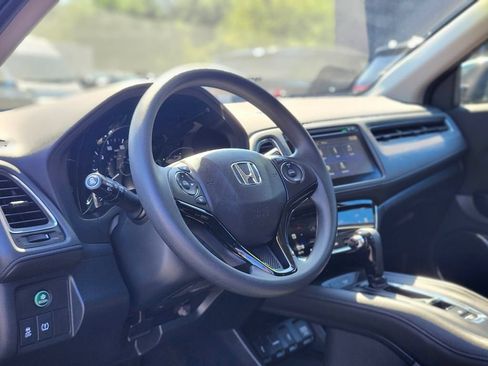 Used 2018 Honda HR-V EX image 19