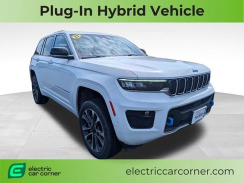 Used 2023 Jeep Grand Cherokee Overland AWD/4WD image 1