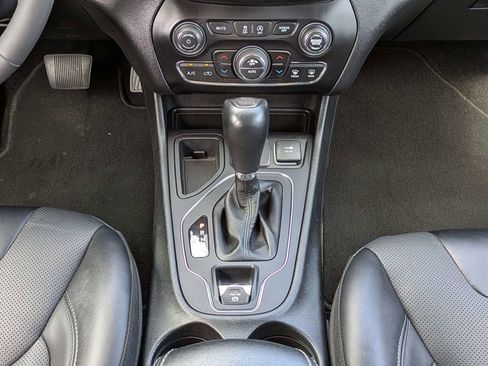 Used 2022 Jeep Cherokee Latitude Lux FWD image 21