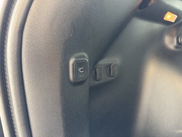 Used 2019 Jeep Cherokee Limited AWD/4WD image 50