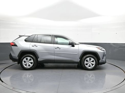 Used 2024 Toyota RAV4 LE AWD/4WD image 5