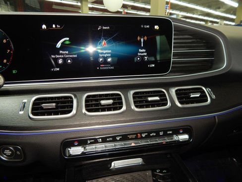 Used 2023 Mercedes-Benz GLE 450 4MATIC w/ AMG Line Exterior image 24