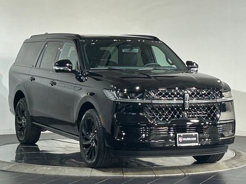 New 2026 Lincoln Navigator L Reserve AWD/4WD image 2
