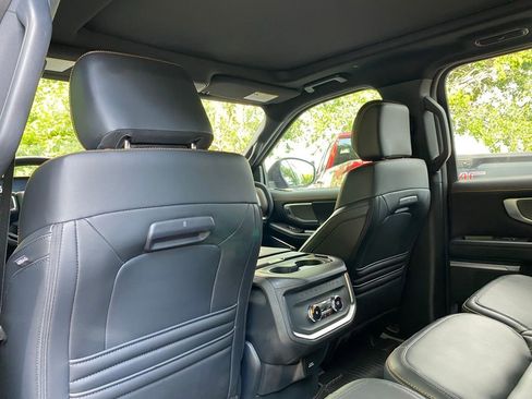 Used 2025 Ford Expedition Tremor AWD/4WD image 33