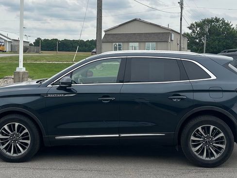 Used 2022 Lincoln Nautilus Reserve AWD/4WD image 4