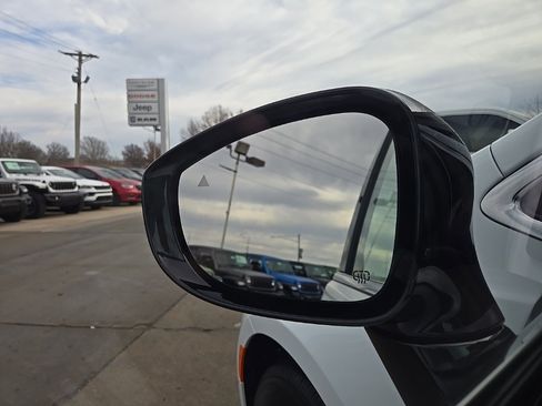 New 2026 Chrysler Pacifica Select image 27