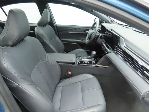 Used 2025 Toyota Camry XSE image 18