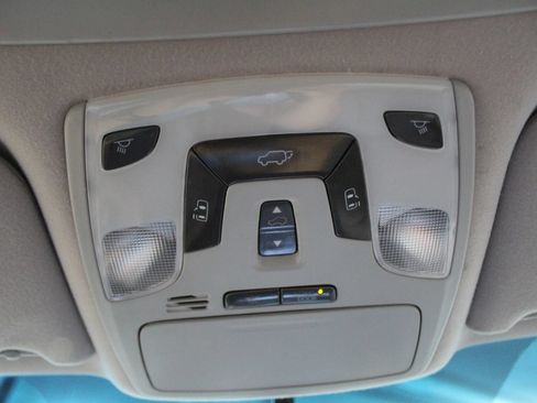 Used 2013 Toyota Sienna XLE FWD image 27