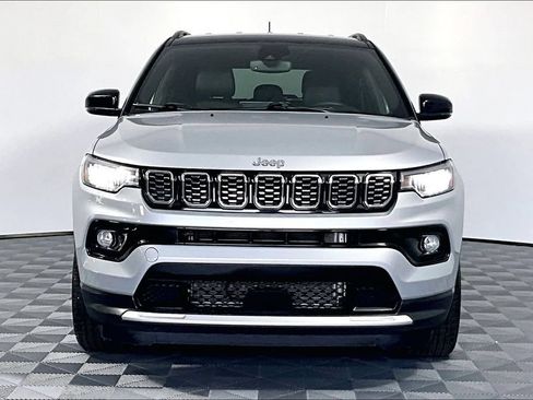 Used 2025 Jeep Compass Limited AWD/4WD image 3