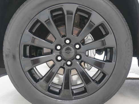 Used 2021 Chevrolet Suburban Premier AWD/4WD image 32