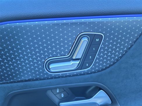 Certified 2025 Mercedes-Benz GLA 250 image 17