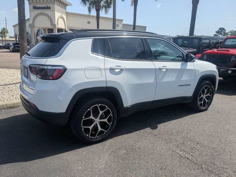 Used 2024 Jeep Compass Limited AWD/4WD image 4
