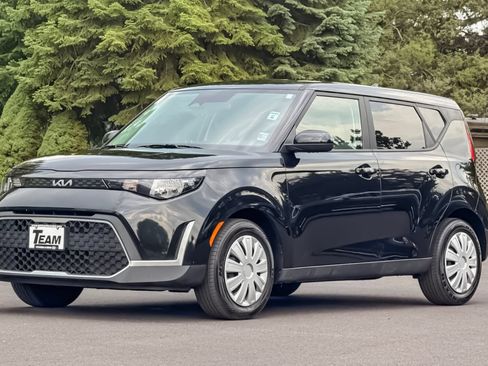 Used 2023 Kia Soul LX FWD image 9