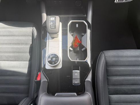 New 2026 Mitsubishi Outlander AWD image 17