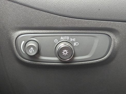 Certified 2023 Chevrolet Equinox LS w/ LS Convenience Package FWD image 32