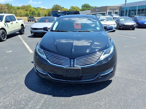 Used 2016 Lincoln MKZ w/ Equipment Group 300A Reserve FWD image 2