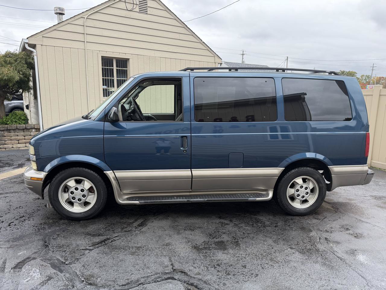 Used 2003 Chevrolet Astro Passenger AWD w/ LS Preferred Equipment Group image 13