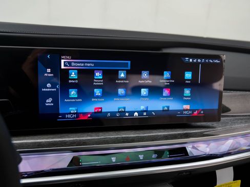 New 2026 BMW 750e xDrive AWD/4WD image 36