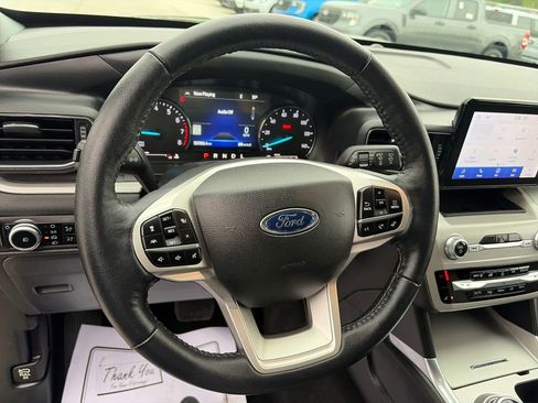 Used 2023 Ford Explorer XLT w/ Equipment Group 202A AWD/4WD image 20