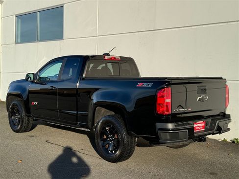 Used 2017 Chevrolet Colorado Z71 w/ Z71 Midnight Edition image 5