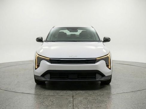 Used 2025 Kia K4 LXS image 2