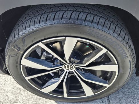 New 2026 Volkswagen Atlas SEL Premium R-Line AWD/4WD image 6