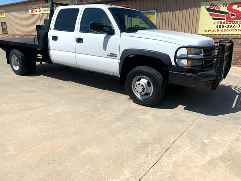Used 2005 Chevrolet Silverado 3500 2WD Crew Cab w/ Heavy-Duty Power Package image 1