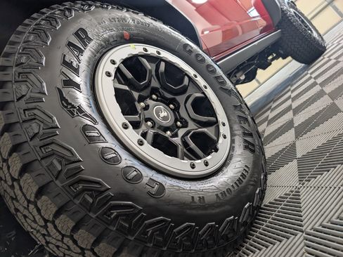 New 2025 Ford Bronco Badlands image 18