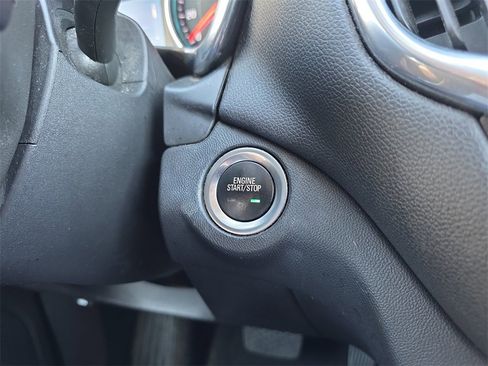 Used 2020 Chevrolet Equinox LT image 26