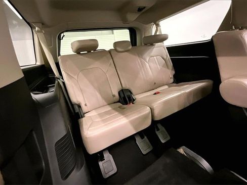 Used 2024 Ford Expedition Max Limited image 31
