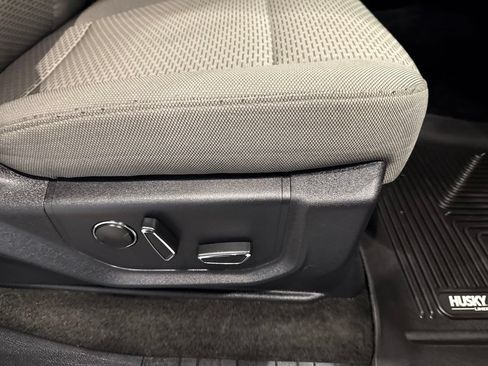 Used 2015 Ford F150 XLT w/ Equipment Group 302A Luxury AWD/4WD image 13