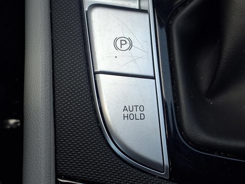 Used 2024 Hyundai Elantra Limited FWD image 10