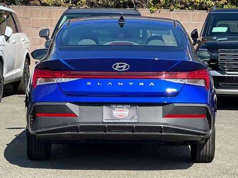 New 2025 Hyundai Elantra Blue image 7