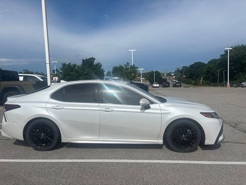 Used 2021 Toyota Camry XSE w/ Cold Weather Package FWD image 4