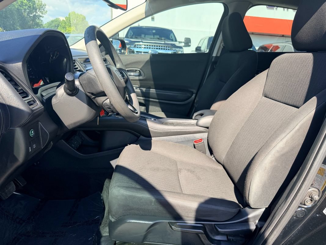 Used 2018 Honda HR-V LX image 12