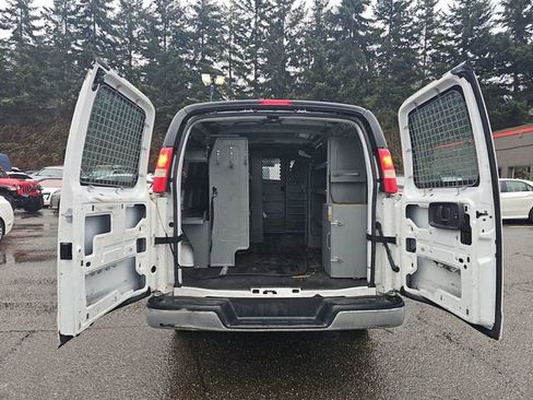 Used 2014 Chevrolet Express 2500 RWD image 10