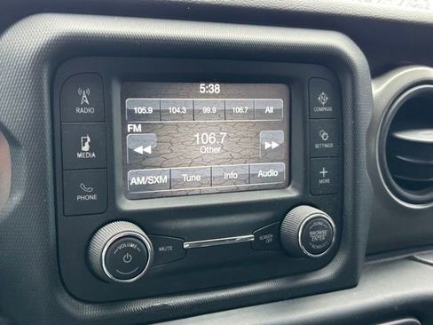 Used 2018 Jeep Wrangler Unlimited Sport AWD/4WD image 13