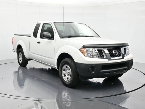 Used 2018 Nissan Frontier S image 3