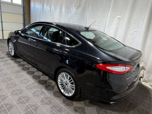Used 2014 Ford Fusion SE w/ Equipment Group 202A FWD image 4