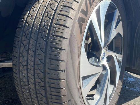 Used 2025 Subaru Legacy Premium AWD/4WD image 9