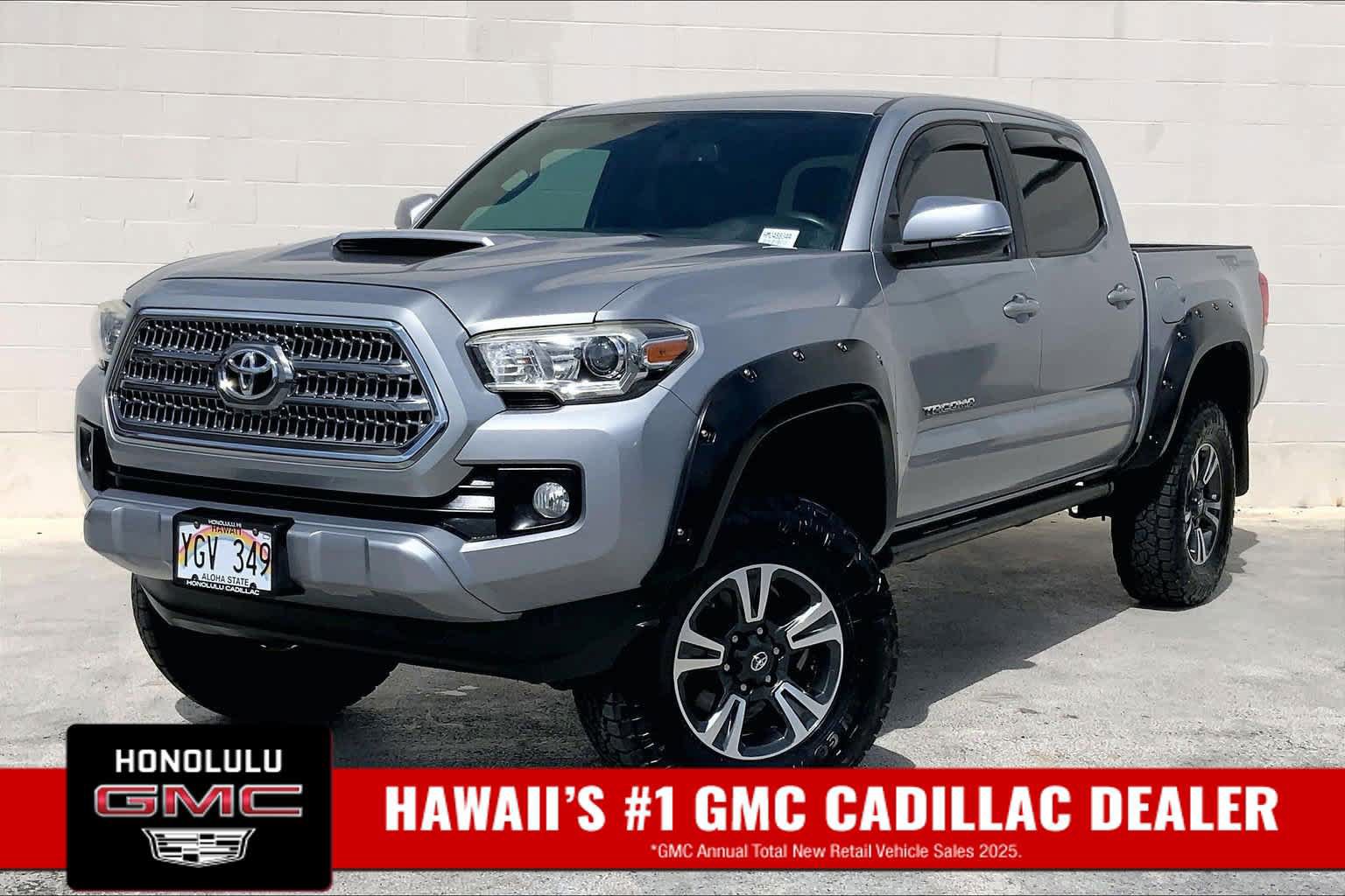 Used 2017 Toyota Tacoma 2WD Double Cab image 1