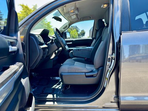 Used 2014 Toyota Tundra SR5 RWD image 8