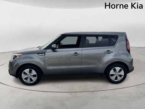 Used 2015 Kia Soul Base image 5