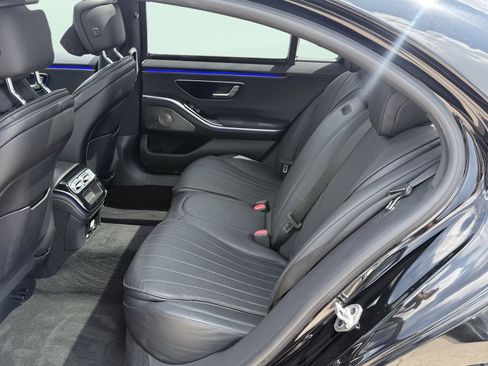 Used 2022 Mercedes-Benz S 580 4MATIC Sedan w/ AMG Line Package image 30